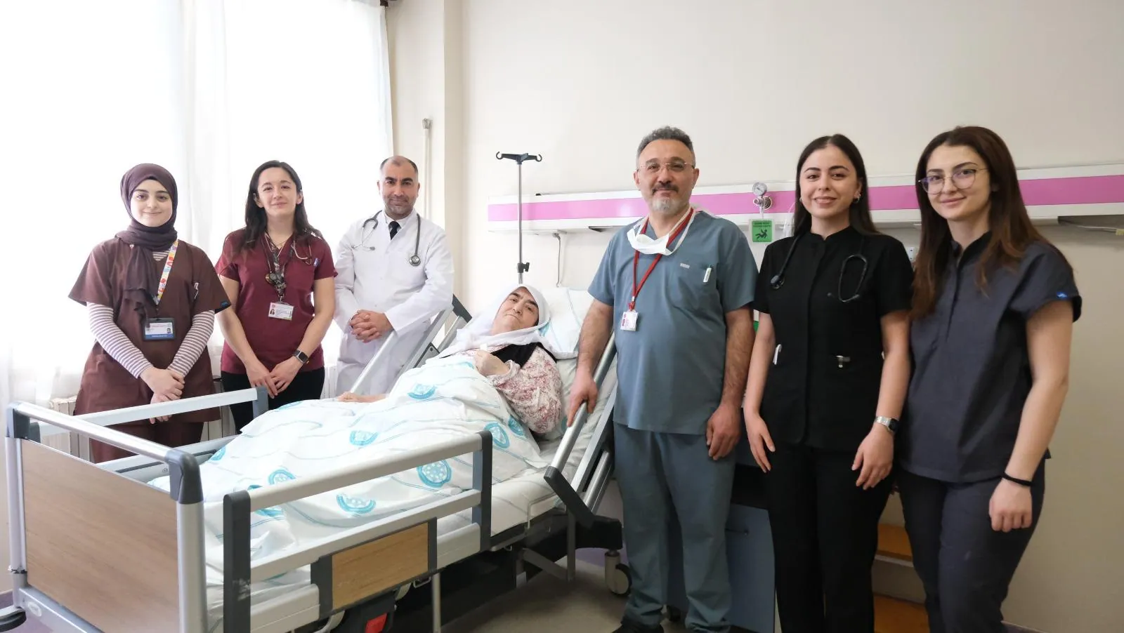 Dev göğüs tümörü çıkarıldı