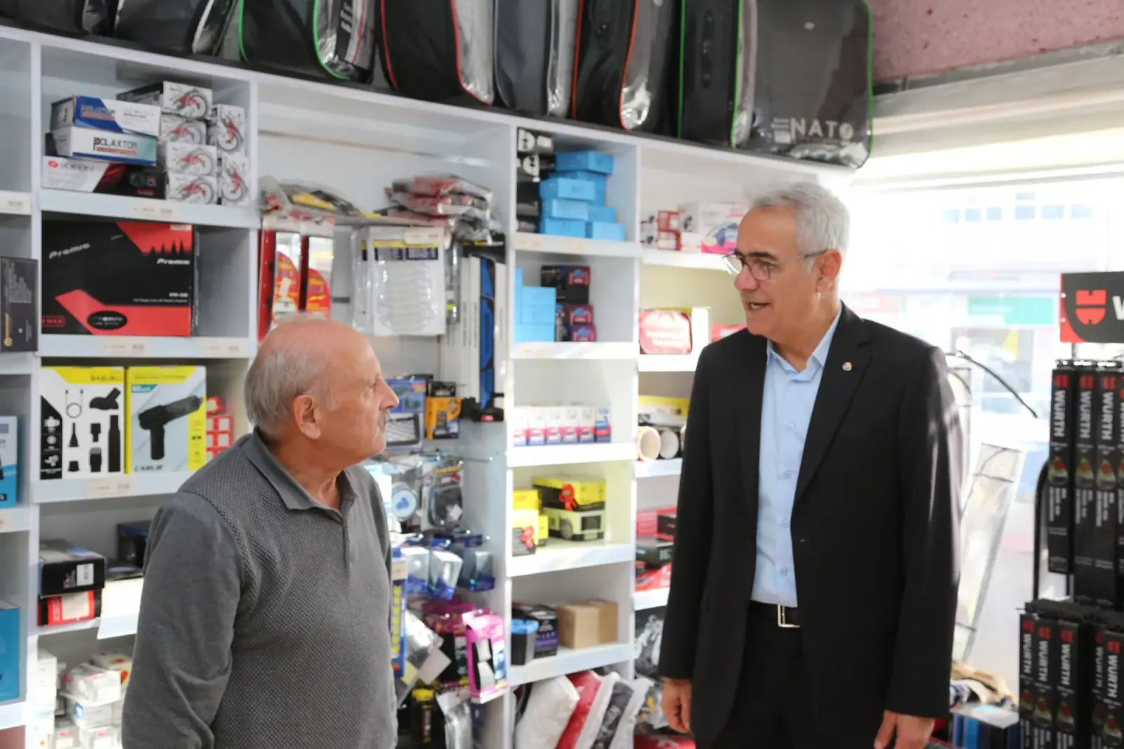 Özdemir, “biz de az laf çok iş”