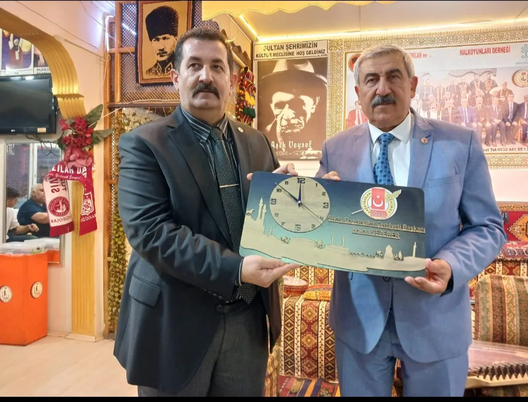 Aşıklar gazetecilerle buluştu