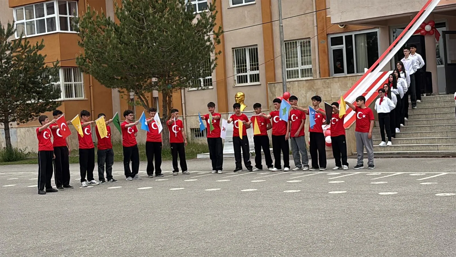 Gençlik Ata’sının izinde!