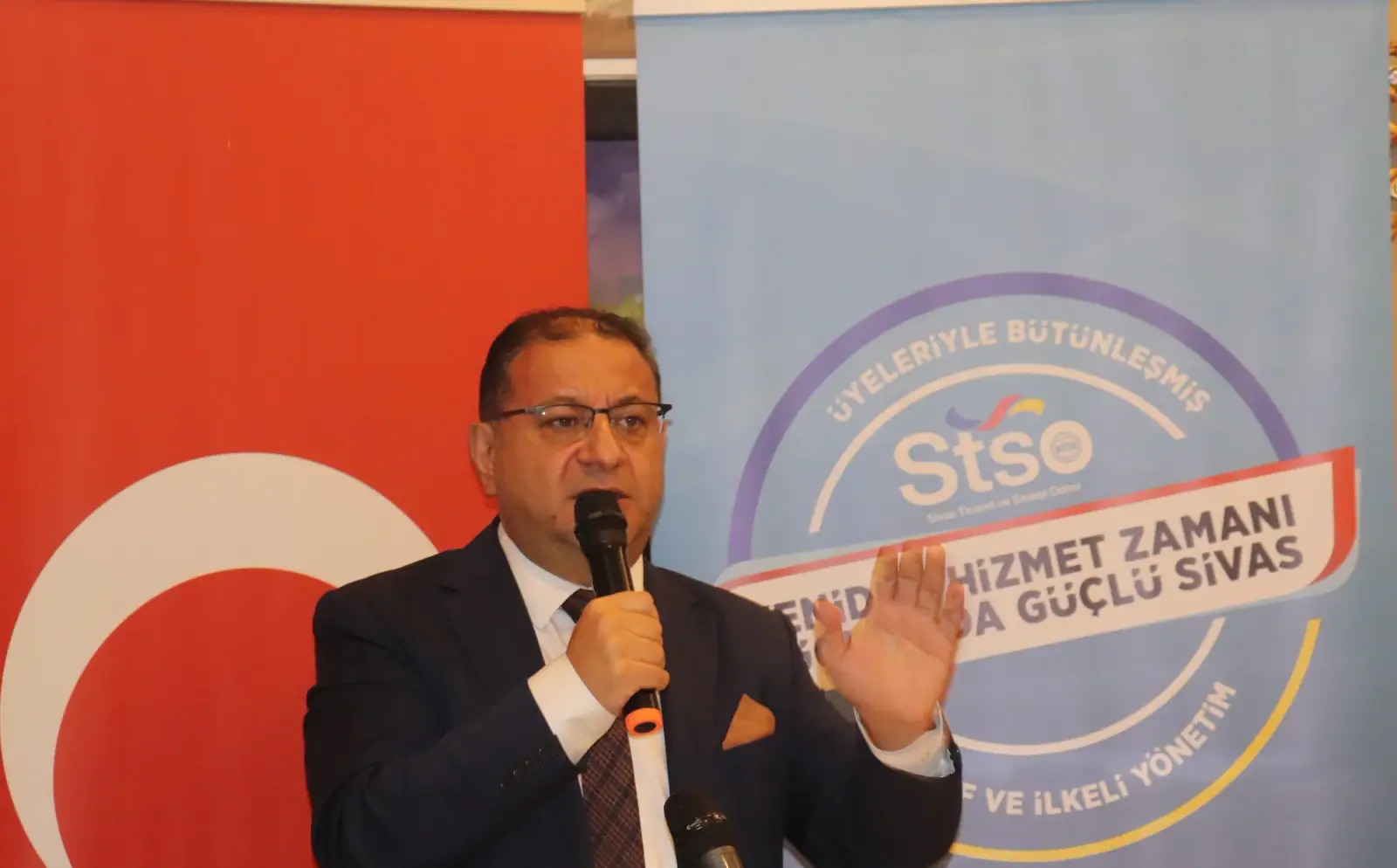 “Sivas’ı ilçeleriyle birlikte büyütmek zorundayız”