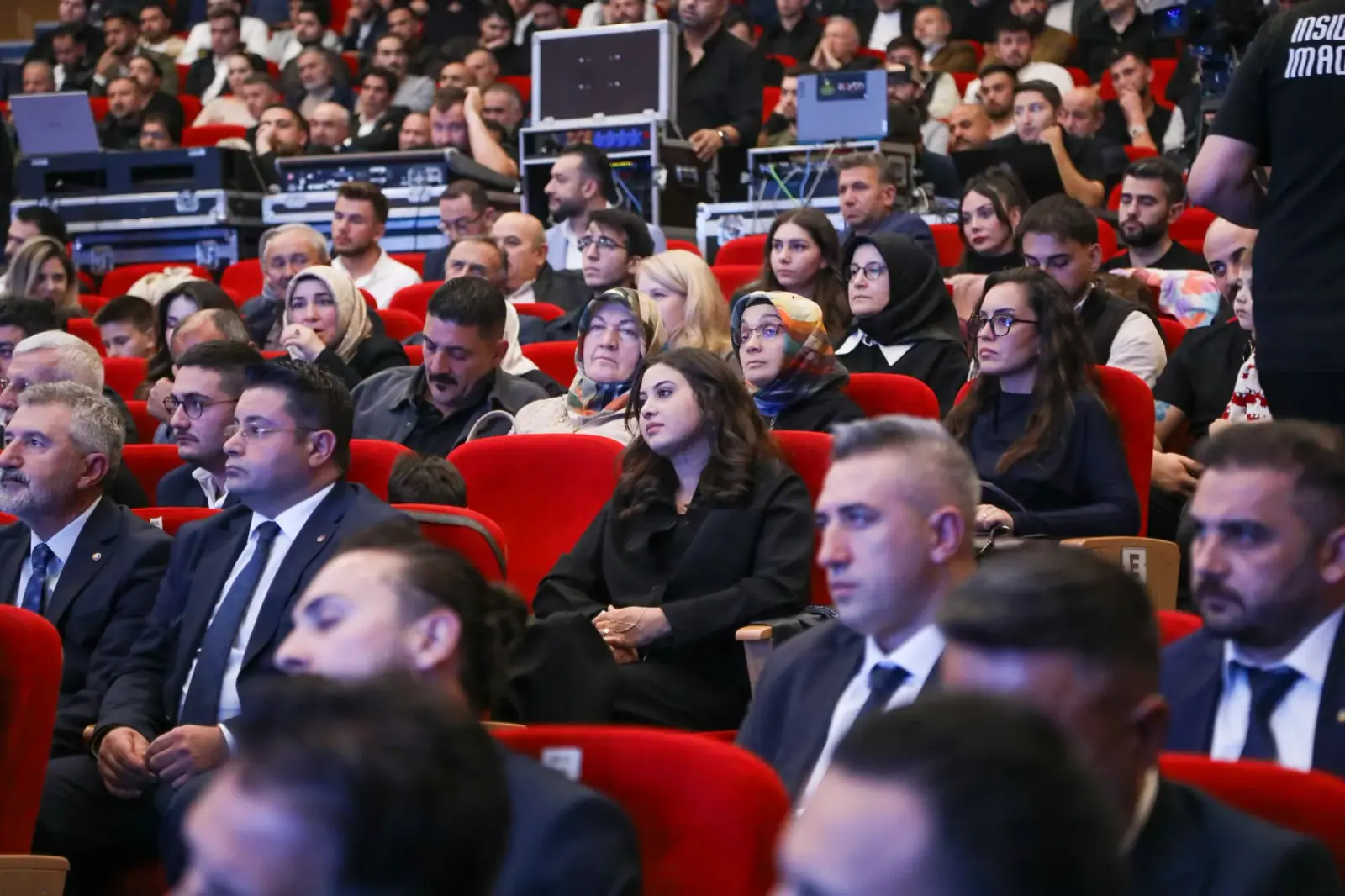 Zeki özdemir yeni dönem projelerini ve meclis üyesi adaylarını tanıttı