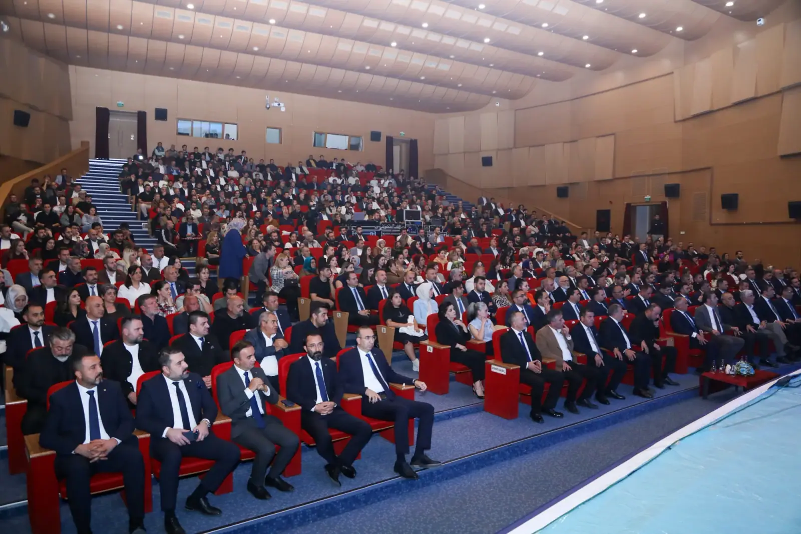 Zeki özdemir yeni dönem projelerini ve meclis üyesi adaylarını tanıttı